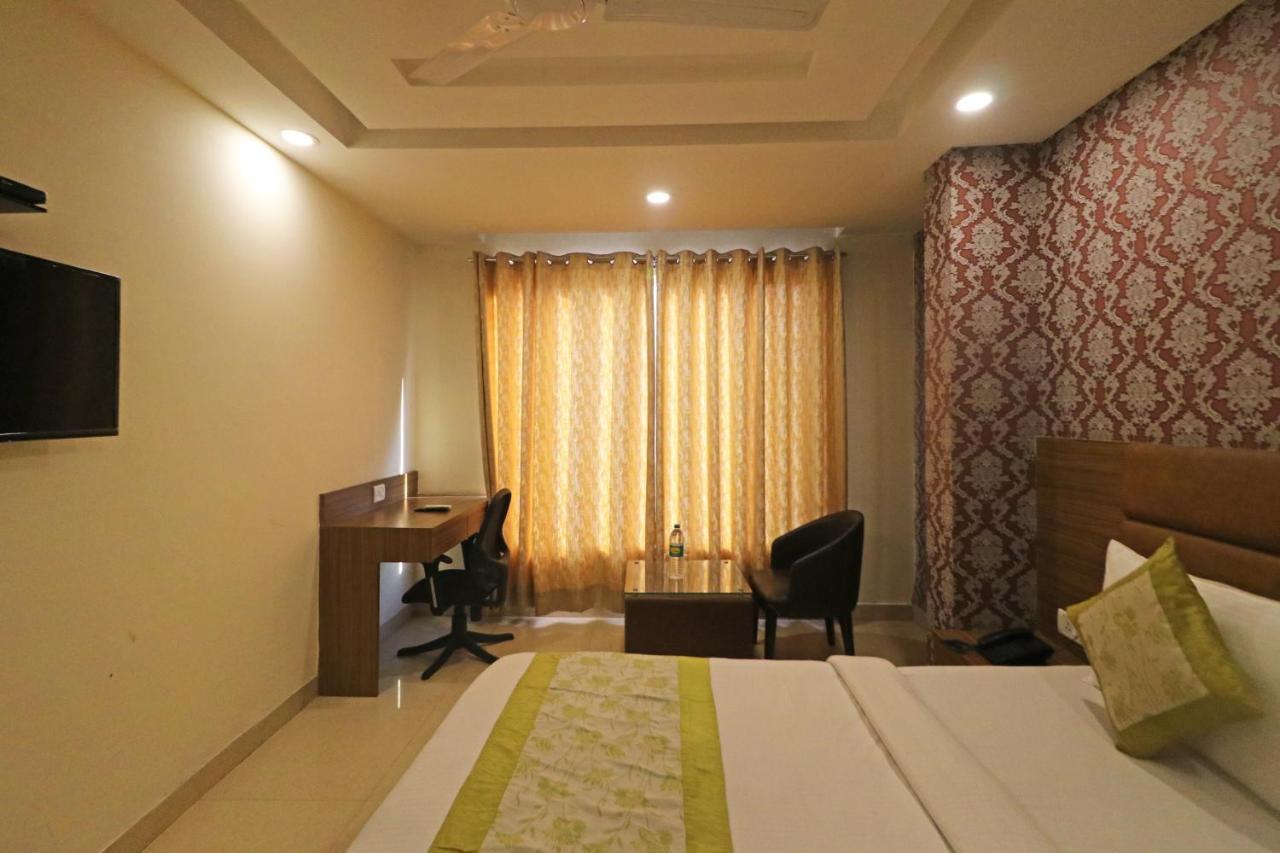 Hotel Ronit Royal Delhi Airport By D'Capitol New Delhi Exterior photo