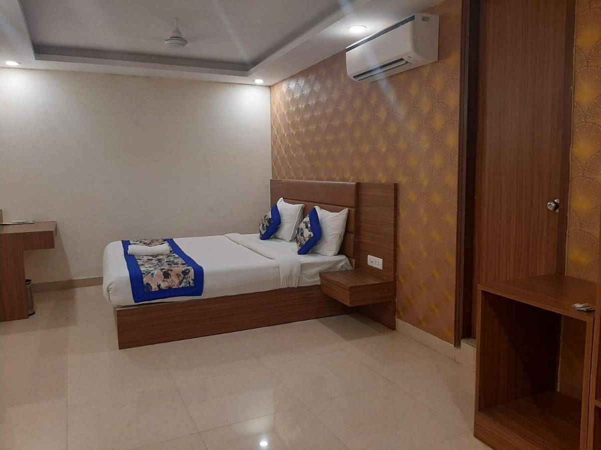 Hotel Ronit Royal Delhi Airport By D'Capitol New Delhi Exterior photo