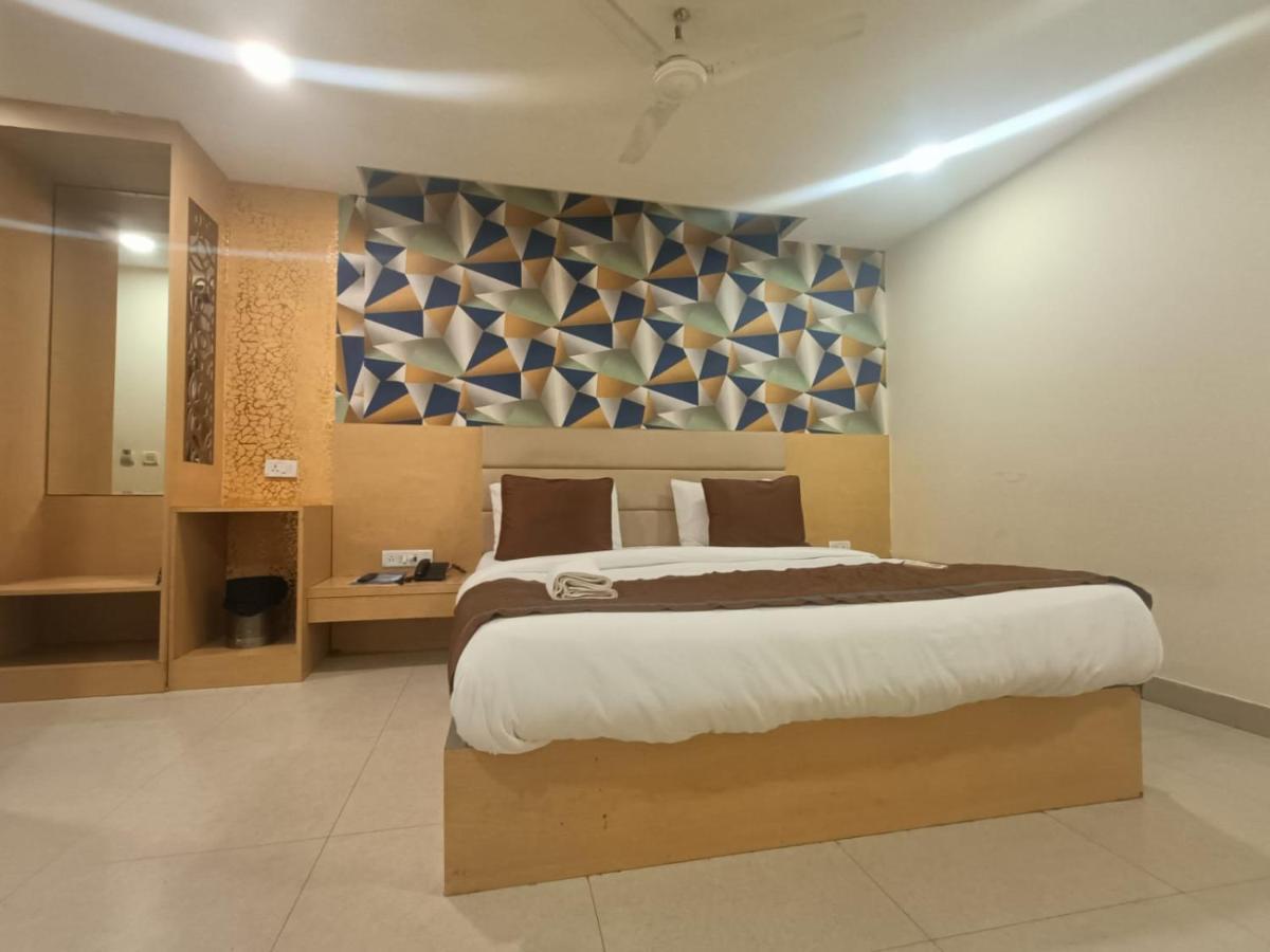 Hotel Ronit Royal Delhi Airport By D'Capitol New Delhi Exterior photo