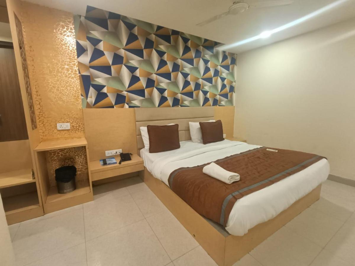 Hotel Ronit Royal Delhi Airport By D'Capitol New Delhi Exterior photo
