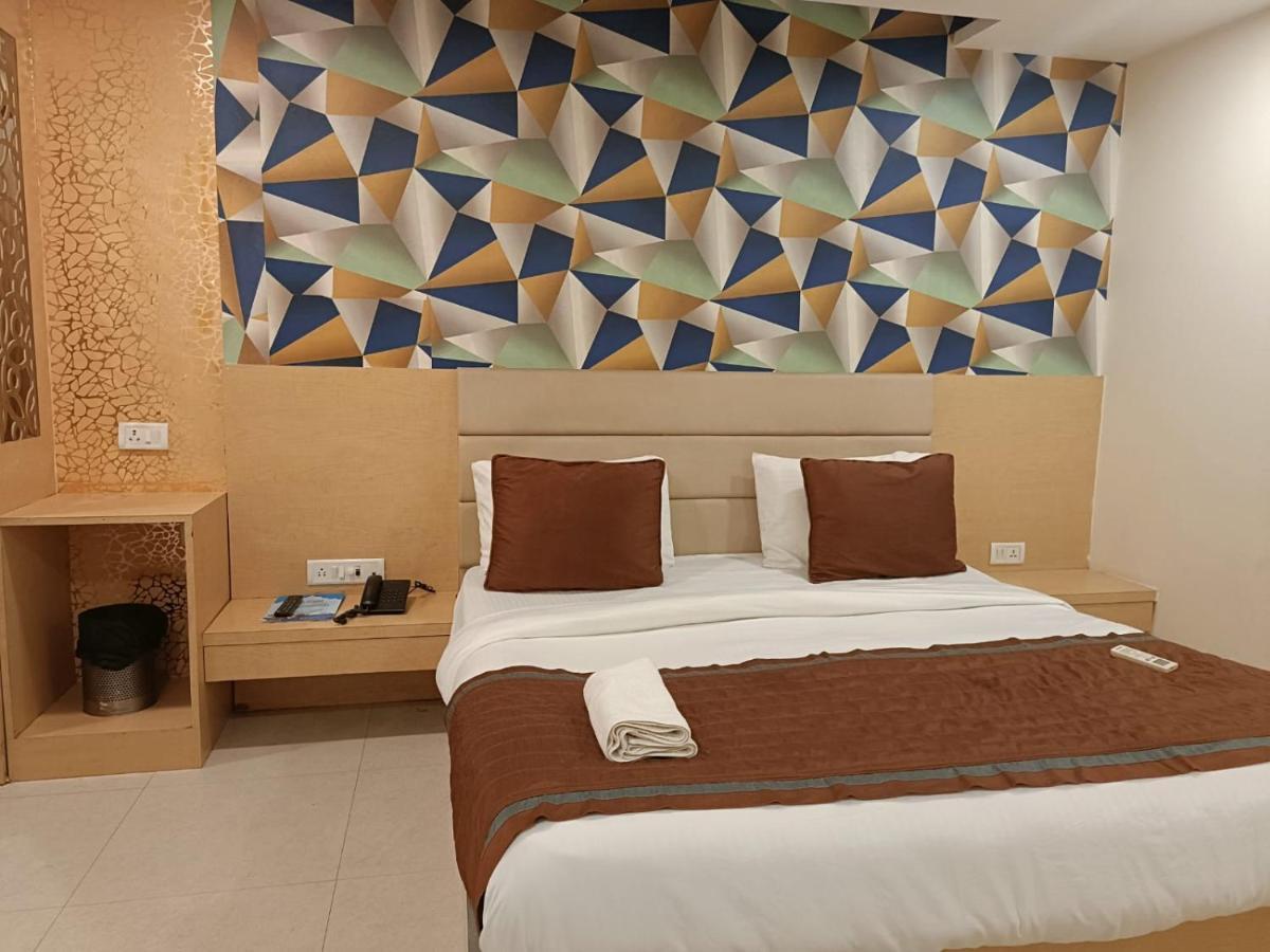 Hotel Ronit Royal Delhi Airport By D'Capitol New Delhi Exterior photo