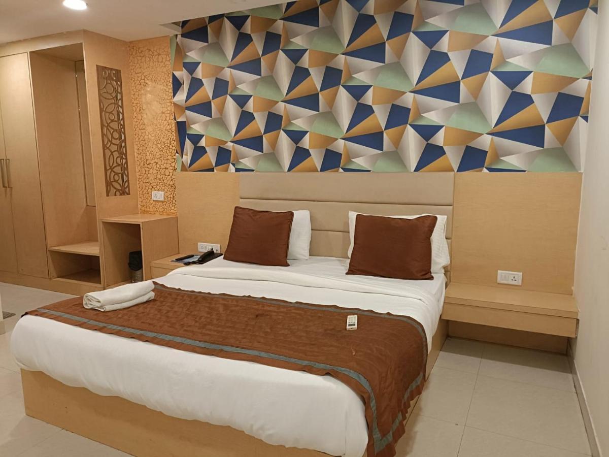 Hotel Ronit Royal Delhi Airport By D'Capitol New Delhi Exterior photo