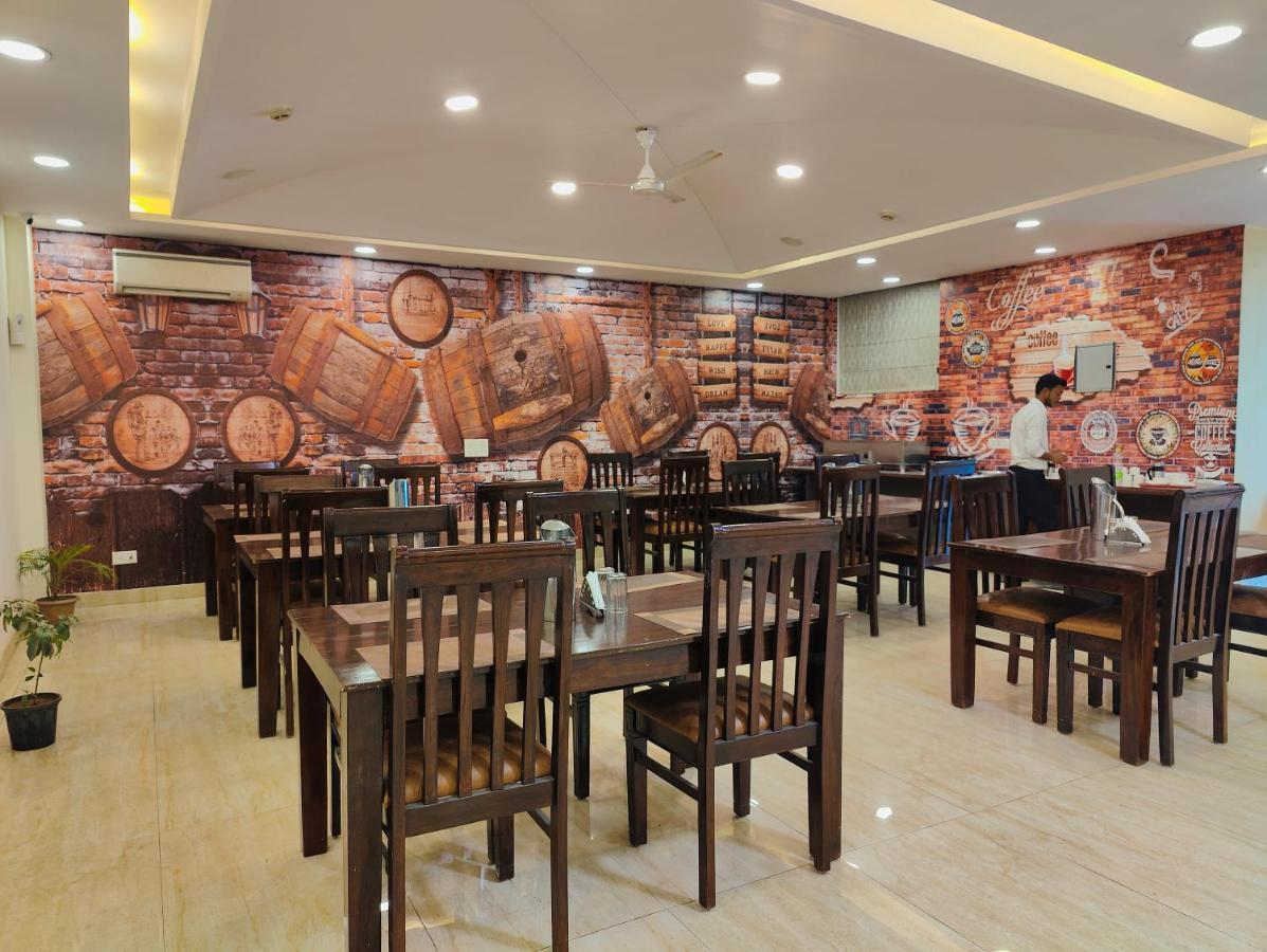 Hotel Ronit Royal Delhi Airport By D'Capitol New Delhi Exterior photo