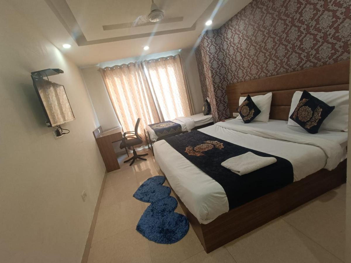 Hotel Ronit Royal Delhi Airport By D'Capitol New Delhi Exterior photo