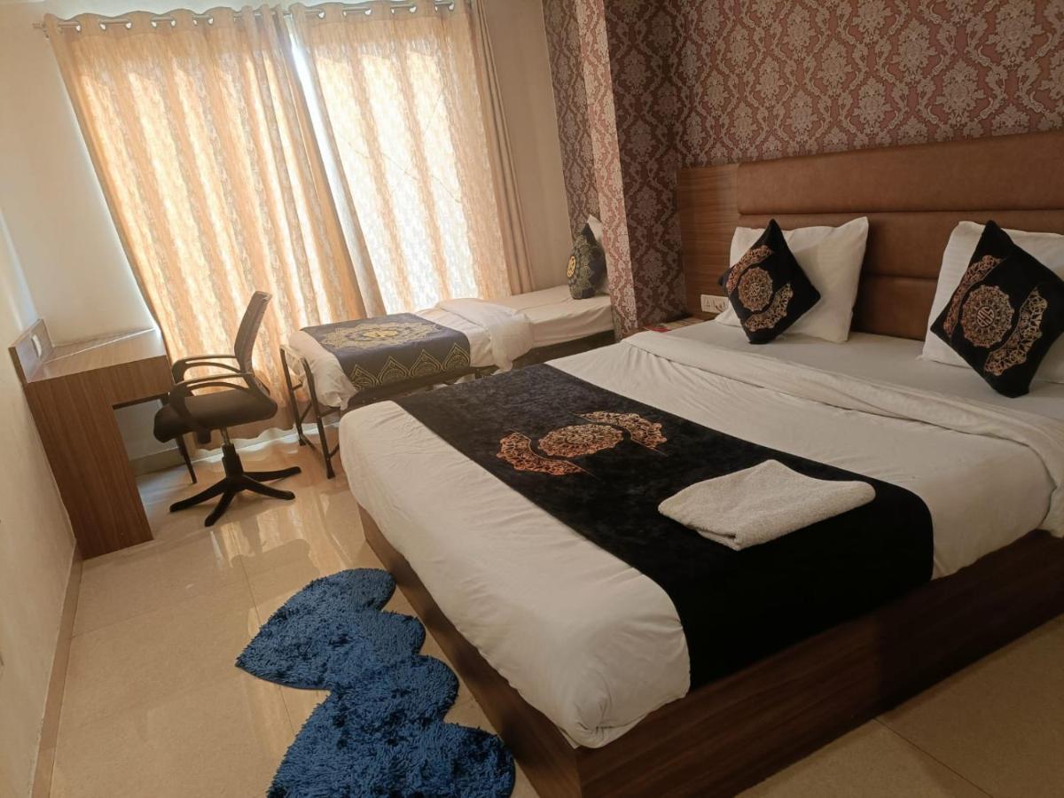 Hotel Ronit Royal Delhi Airport By D'Capitol New Delhi Exterior photo