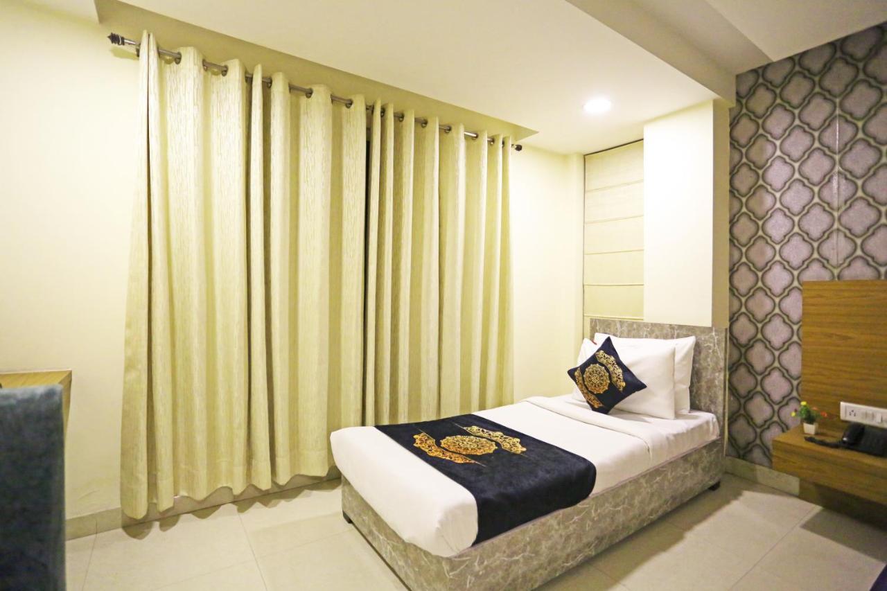 Hotel Ronit Royal Delhi Airport By D'Capitol New Delhi Exterior photo