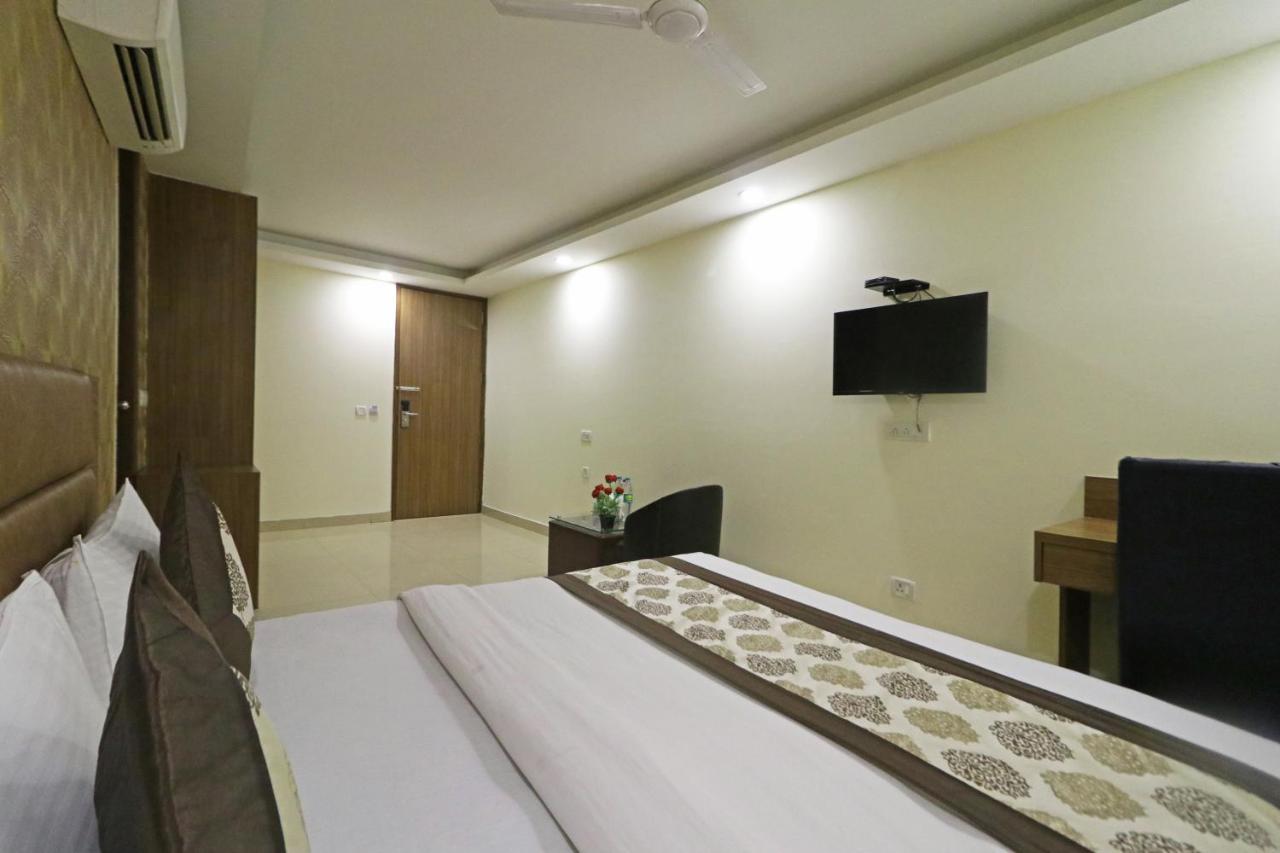 Hotel Ronit Royal Delhi Airport By D'Capitol New Delhi Exterior photo